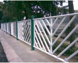 獨(dú)特人行道護(hù)欄市政欄桿機(jī)動(dòng)車道隔離欄色澤光潤